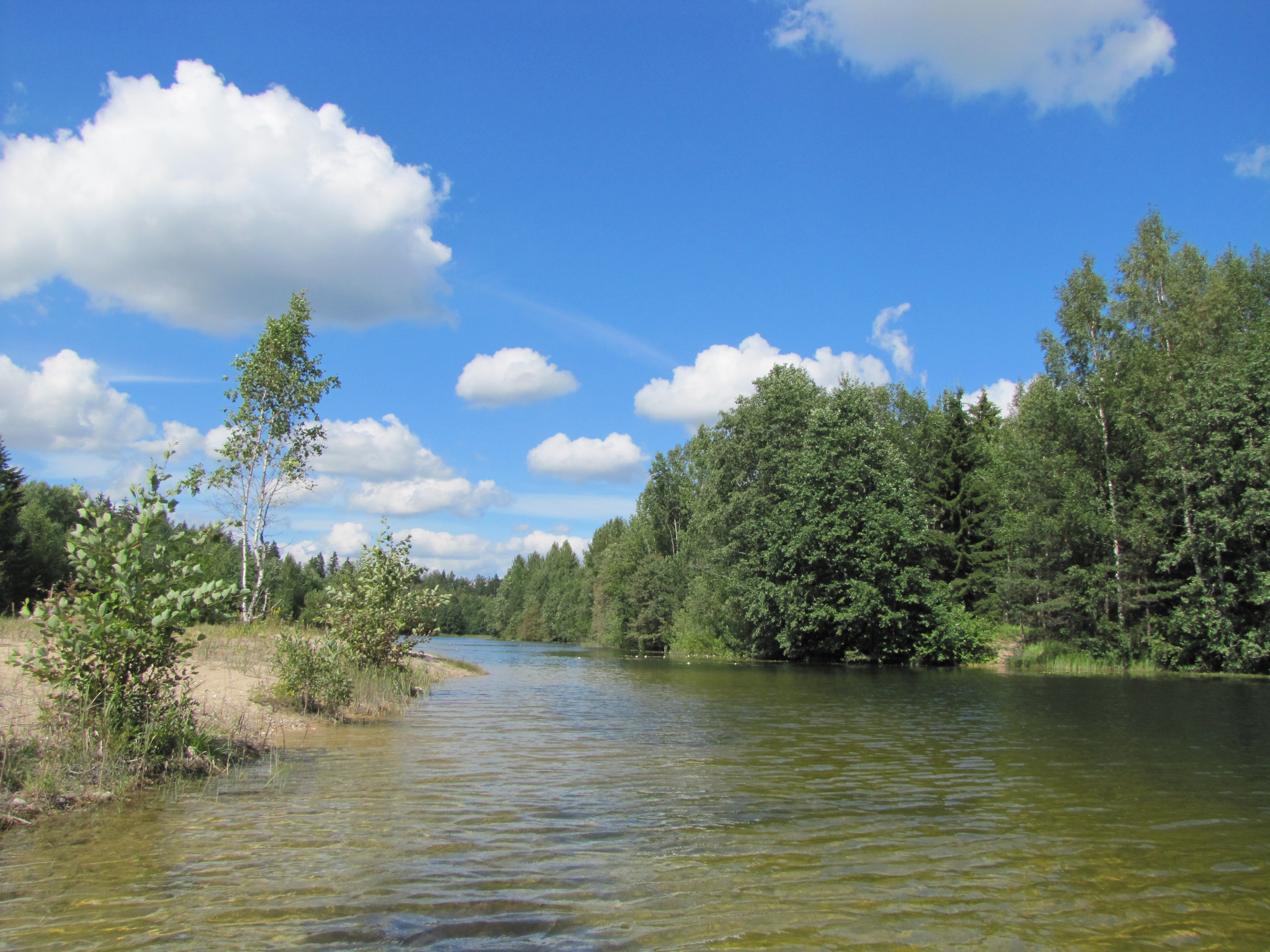 Liivase kalda ja selge veega järv