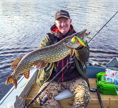 A fisherman and a pike