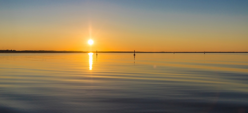 Sunrise in spring on Lake Võrtsjärv. By: Igor Nael